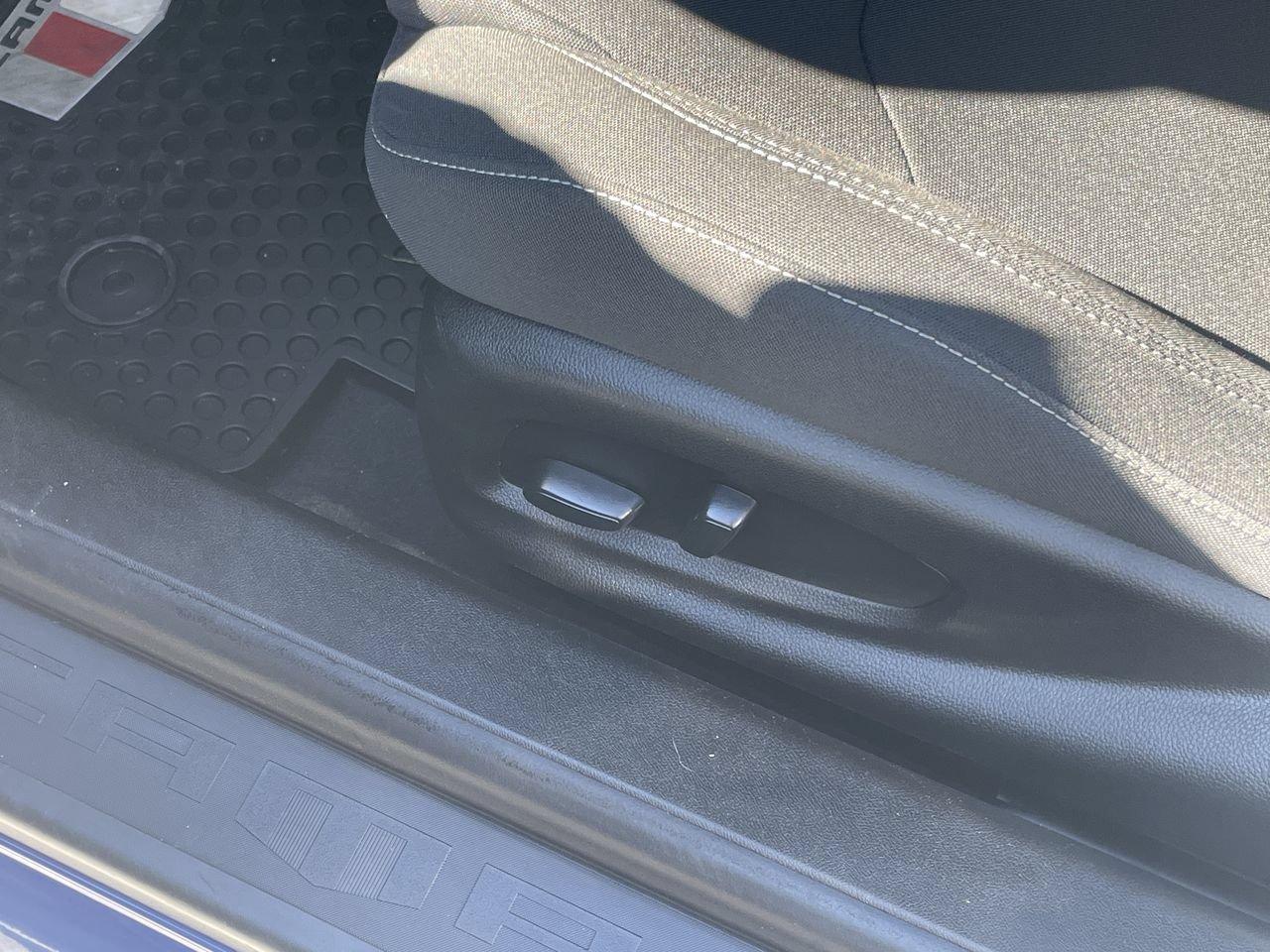 Used 2023 Chevrolet Camaro LT RWD image 28