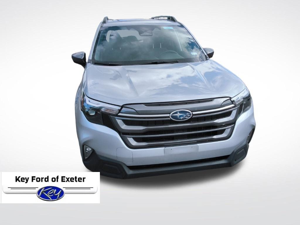 Used 2025 Subaru Forester Premium AWD/4WD image 3