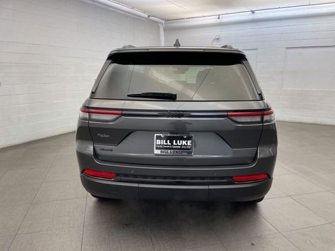 New 2025 Jeep Grand Cherokee Limited image 4