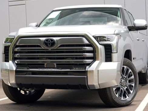 Used 2022 Toyota Tundra Limited AWD/4WD image 3