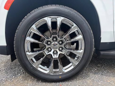 Used 2023 GMC Yukon XL Denali AWD/4WD image 15
