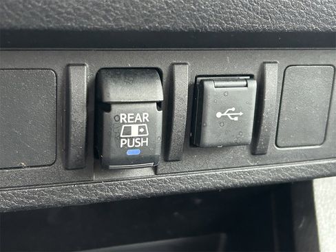 Used 2021 Toyota Tacoma SR5 image 28