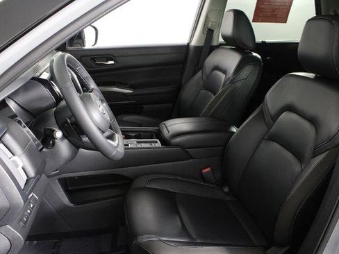 Certified 2024 Nissan Pathfinder SL FWD image 21