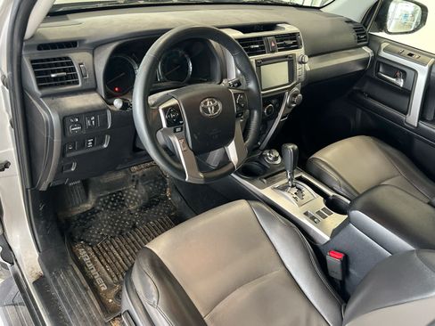 Used 2019 Toyota 4Runner SR5 AWD/4WD image 12