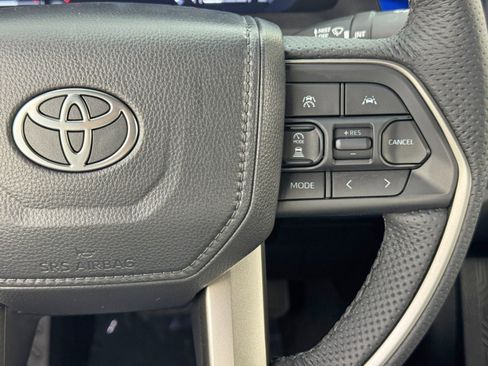 Used 2025 Toyota Tacoma TRD Off-Road image 21