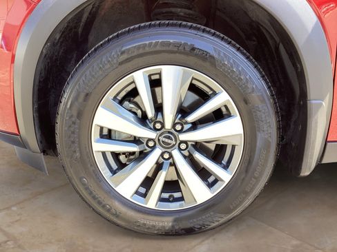 Used 2025 Nissan Pathfinder SL image 36