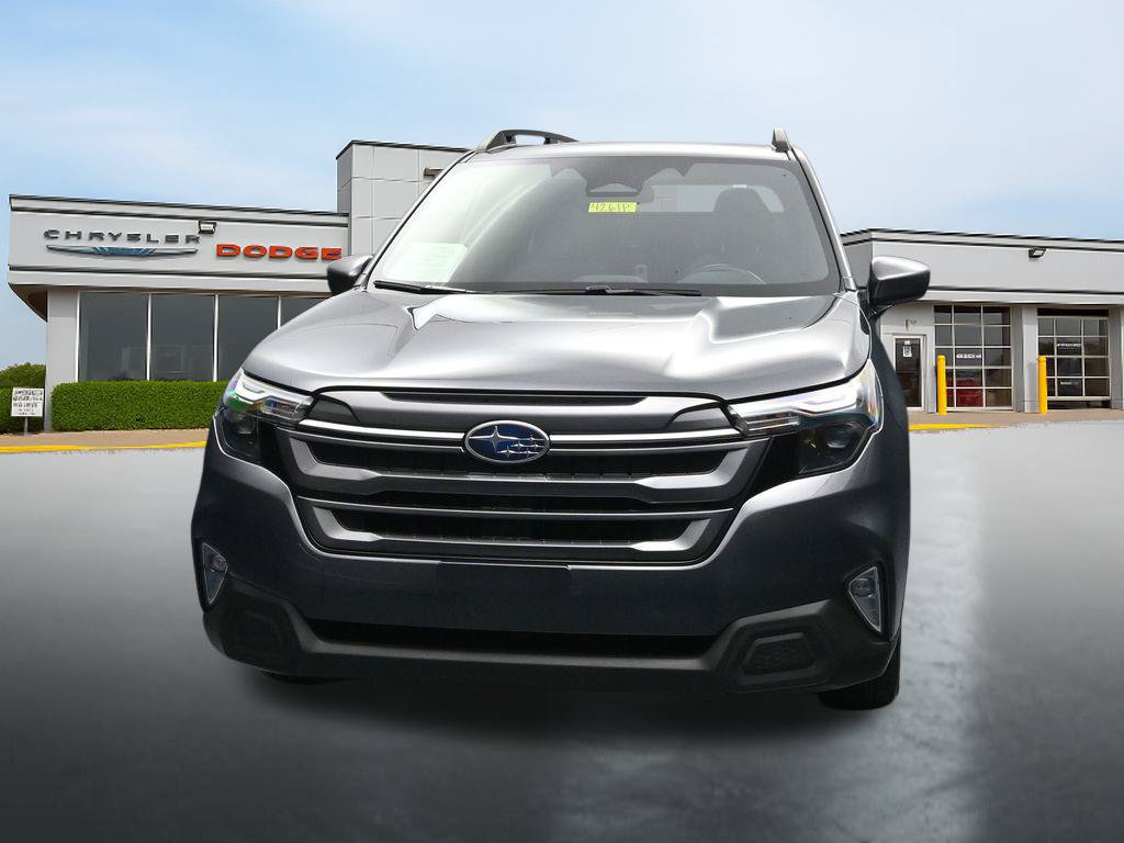 Used 2025 Subaru Forester Premium AWD/4WD image 8