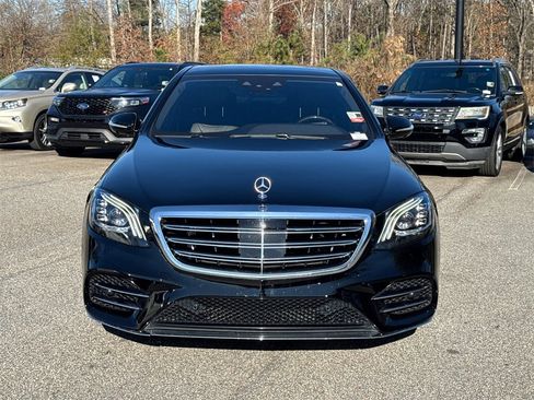 Used 2020 Mercedes-Benz S 560 Sedan image 2