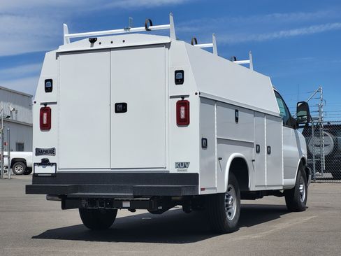New 2025 GMC Savana 3500 w/ Power Convenience Package image 7