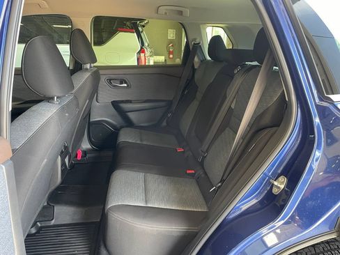 Certified 2023 Nissan Rogue SV FWD image 15