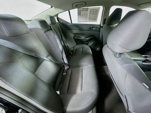 Used 2023 Nissan Altima 2.5 SV FWD image 11