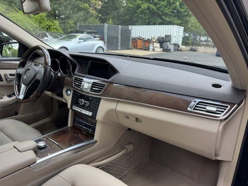 Used 2014 Mercedes-Benz E 350 4MATIC Sedan w/ Premium 1 Package image 31