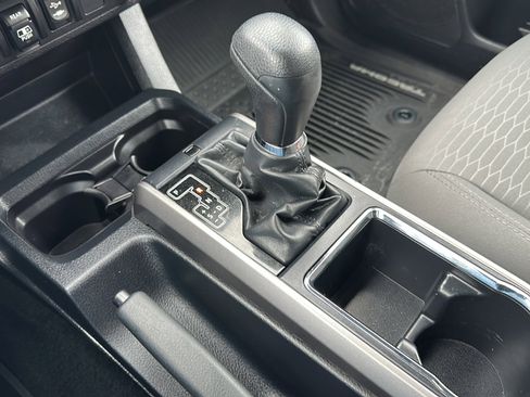 Used 2018 Toyota Tacoma SR5 image 35