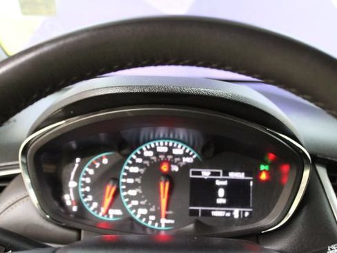 Used 2022 Chevrolet Trax LT w/ LT Convenience Package AWD/4WD image 18
