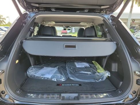 New 2026 Mitsubishi Outlander SE image 11