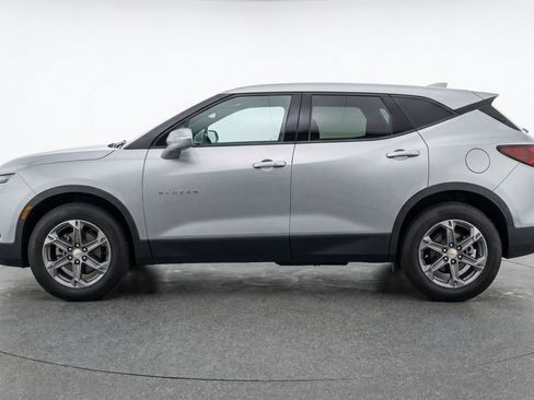 Used 2025 Chevrolet Blazer LT FWD image 5