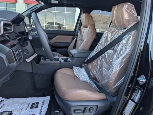 New 2025 Toyota 4Runner Limited image 12