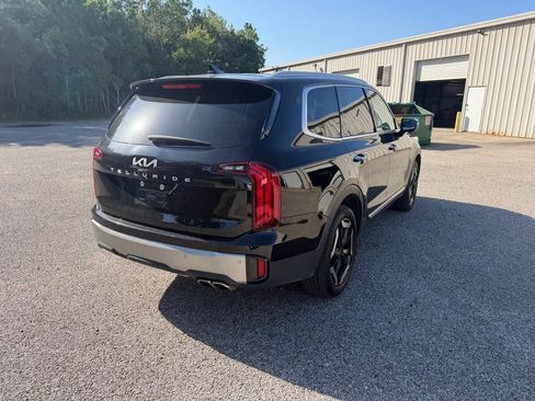 Used 2025 Kia Telluride S FWD image 7