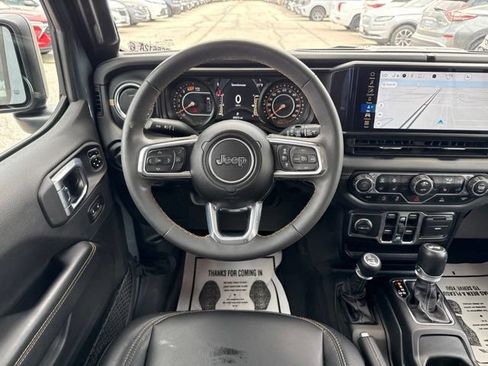 Used 2024 Jeep Wrangler Unlimited Sahara w/ Technology Group AWD/4WD image 21