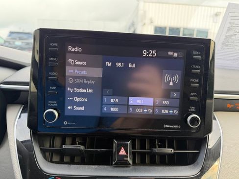 Used 2022 Toyota Corolla LE FWD image 8