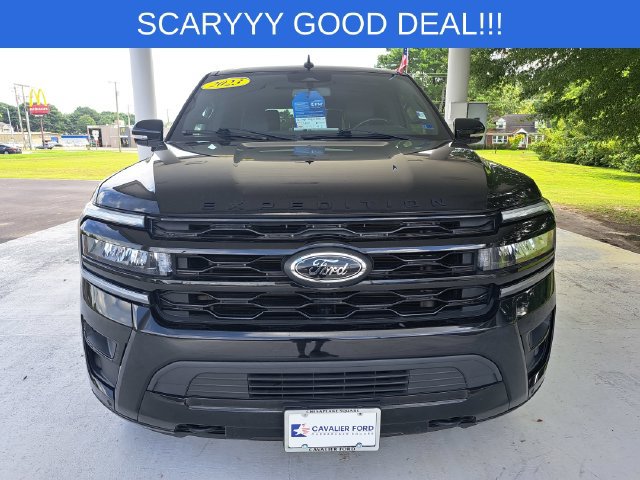 Used 2023 Ford Expedition Limited AWD/4WD image 2
