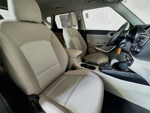 Certified 2023 Kia Soul LX FWD image 25
