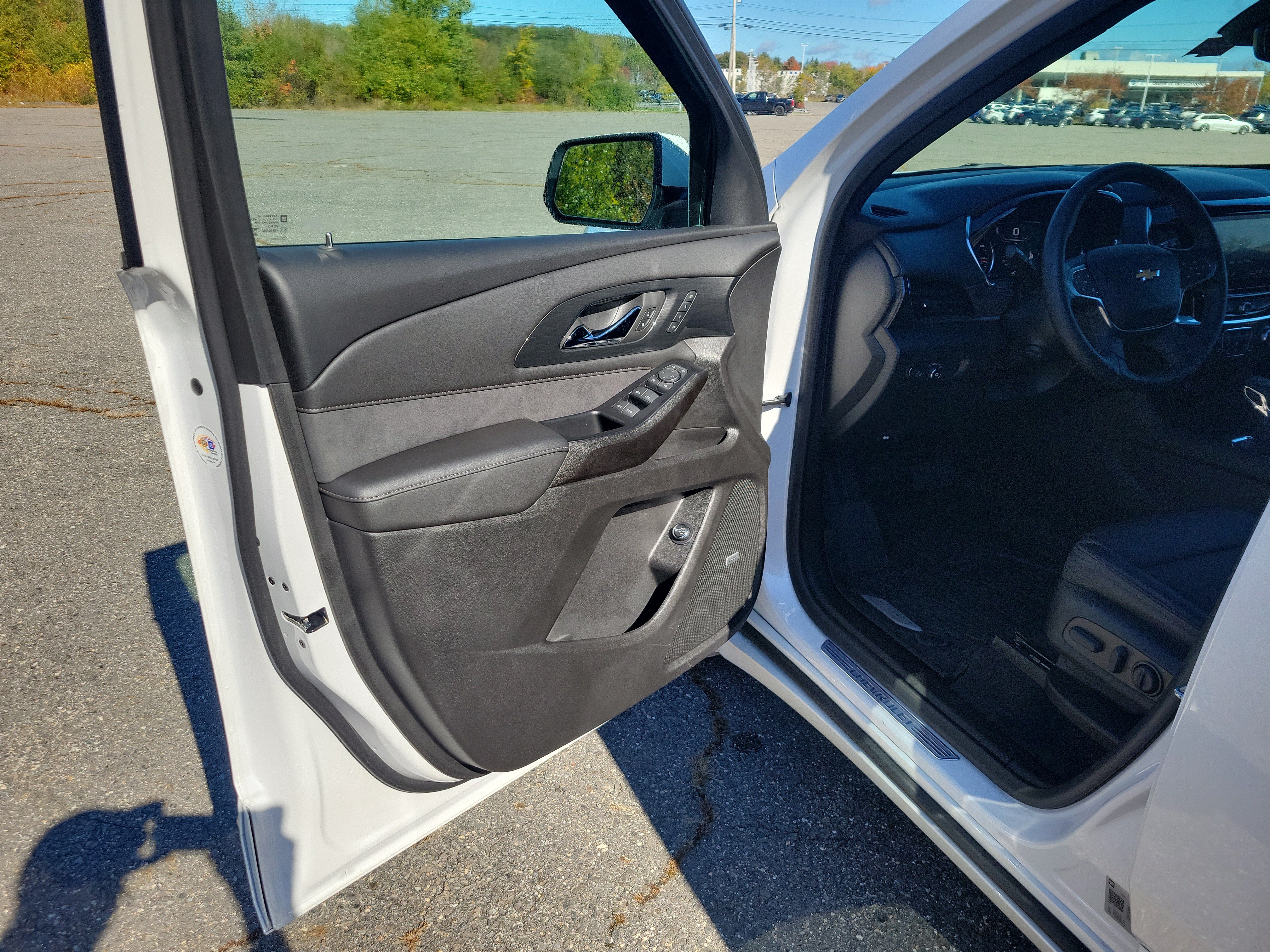 Used 2023 Chevrolet Traverse High Country w/ LPO, Floor Liner Package AWD/4WD image 15
