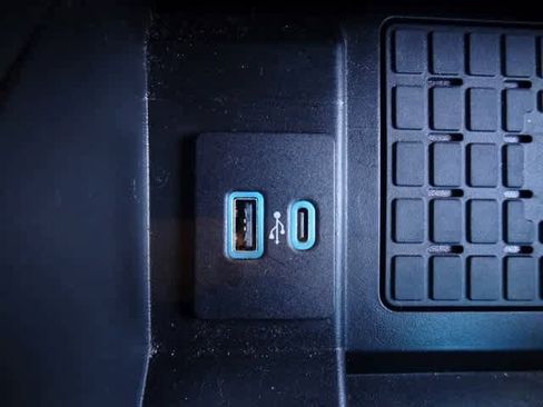 Used 2023 Ford Expedition XLT image 38