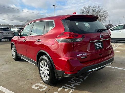 Used 2017 Nissan Rogue S image 4