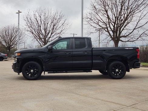 Used 2020 Chevrolet Silverado 1500 Custom w/ Custom Value Package image 4