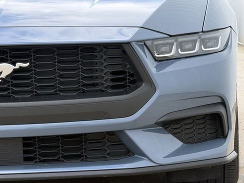 Used 2025 Ford Mustang Premium image 7