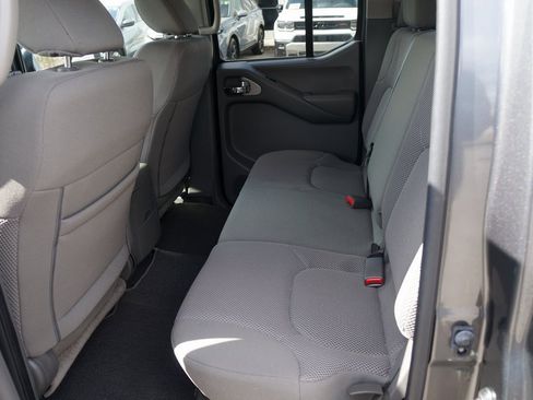 Used 2020 Nissan Frontier SV w/ SV Utility Package image 11