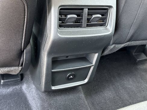 Used 2024 Ford Edge SE AWD/4WD image 11