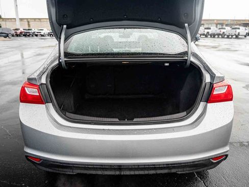 Used 2024 Chevrolet Malibu LS FWD image 31