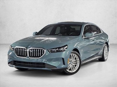 Certified 2025 BMW 530i xDrive image 1