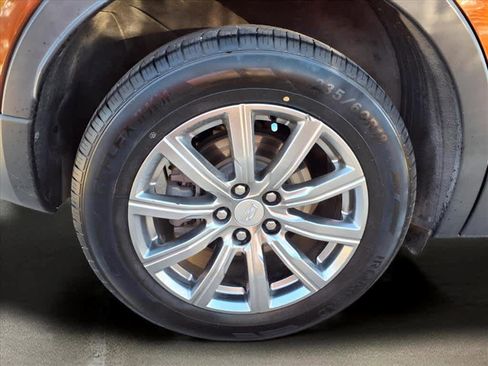 Used 2019 Cadillac XT4 Premium Luxury image 7