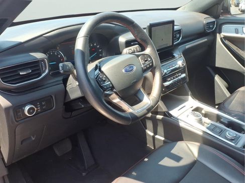 Used 2023 Ford Explorer ST-Line AWD/4WD image 7
