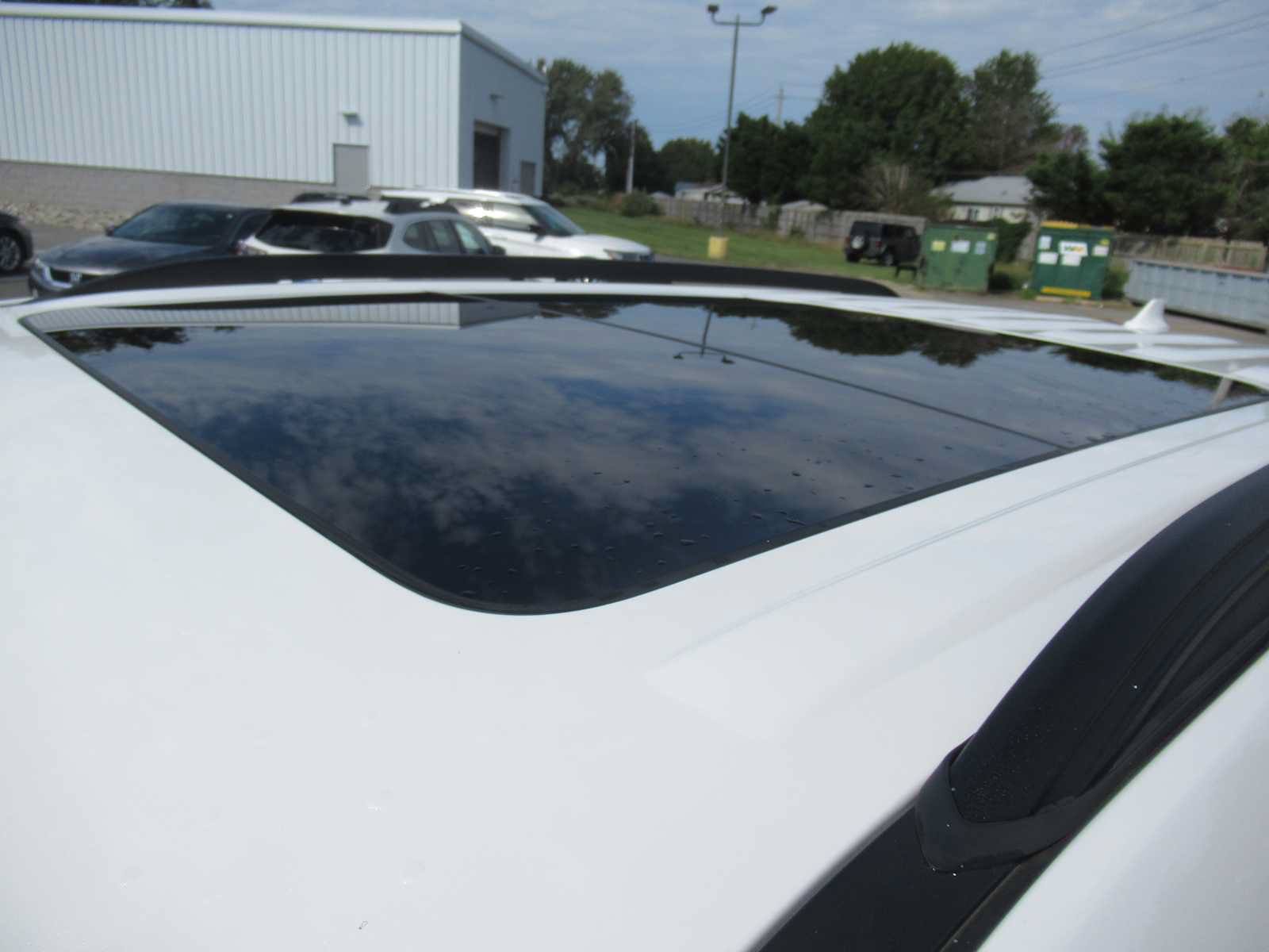 Used 2020 Ford Explorer XLT w/ Equipment Group 202A AWD/4WD image 13