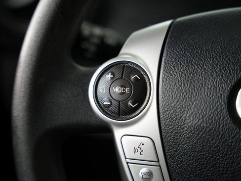 Used 2015 Toyota Prius C One image 12