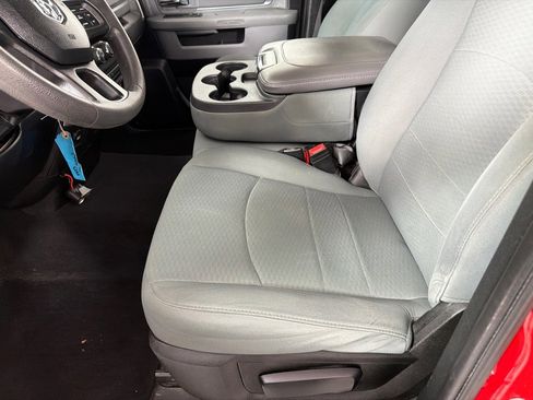 Used 2020 RAM 1500 Classic SLT AWD/4WD image 12