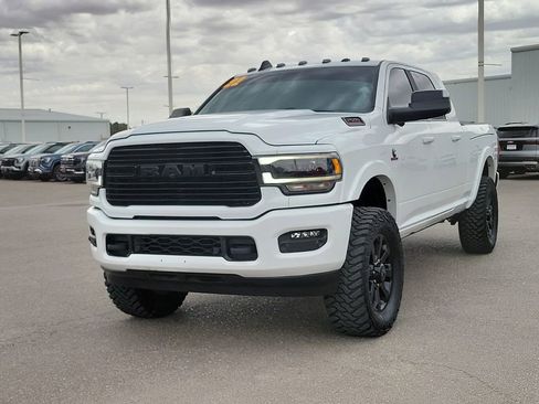 Used 2022 RAM 2500 Laramie w/ Night Edition image 4