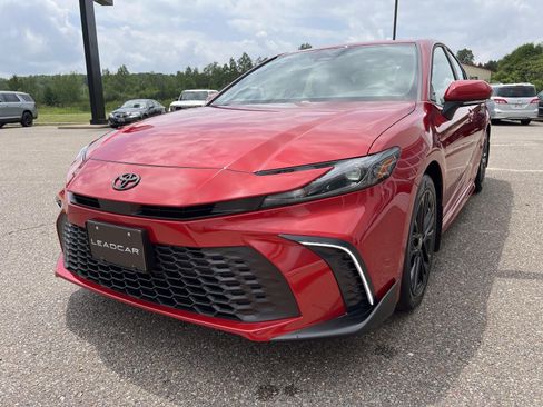 Used 2026 Toyota Camry SE w/ Convenience Package FWD image 9