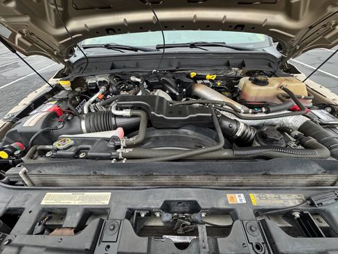 Used 2013 Ford F450 Lariat w/ Lariat Interior Pkg image 10