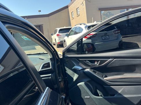 Used 2019 Subaru Crosstrek 2.0i Limited w/ Moonroof Package w/Navigation AWD/4WD image 11
