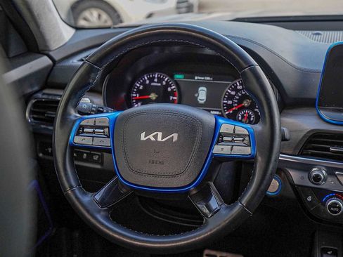 Certified 2022 Kia Telluride SX w/ SX Prestige Package image 28