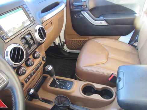 Used 2017 Jeep Wrangler Unlimited Sahara w/ Dual Top Group image 25