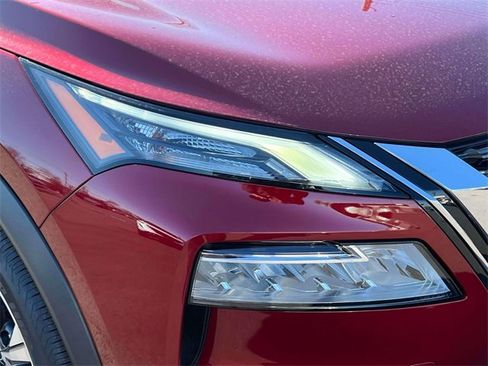 Used 2023 Nissan Rogue SV w/ SV Premium B Package image 9