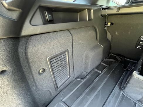 Used 2025 Land Rover Discovery Sport Dynamic SE image 33