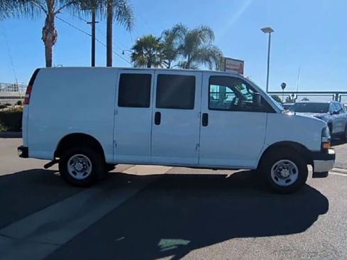 Used 2024 Chevrolet Express 2500 w/ Driver Convenience Package image 9