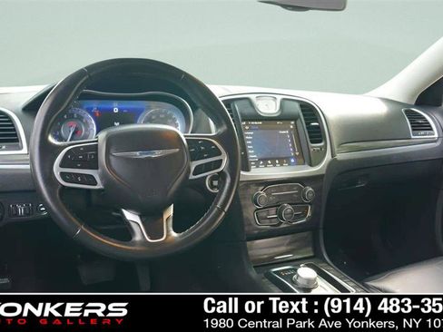 Used 2021 Chrysler 300 Touring L image 58